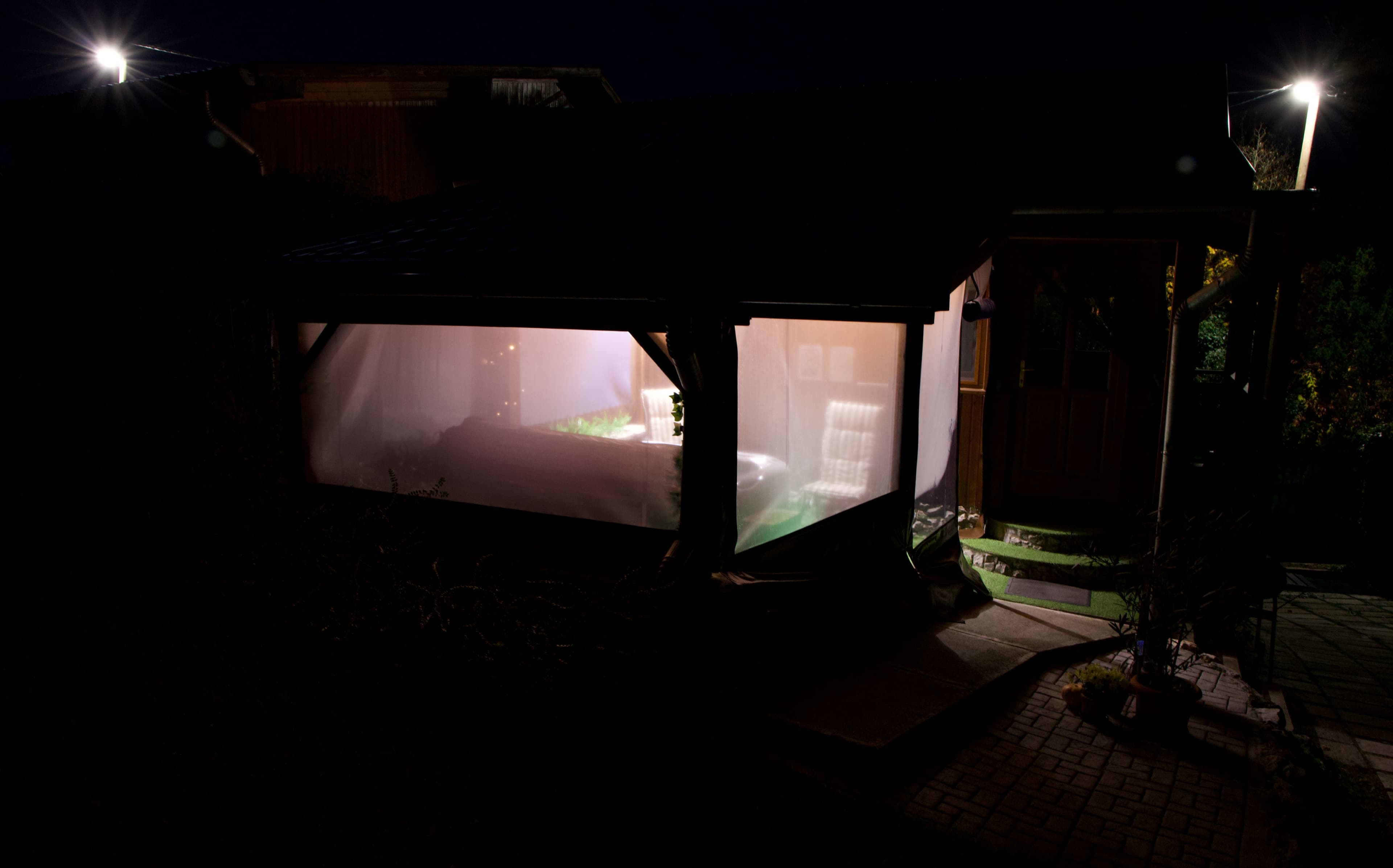 Jakuzzi télen kívülről teraszponyvával